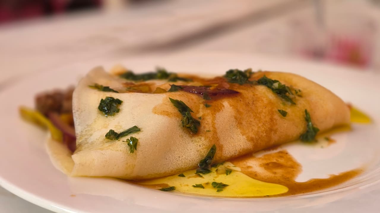 Crepa salada presentada en plato