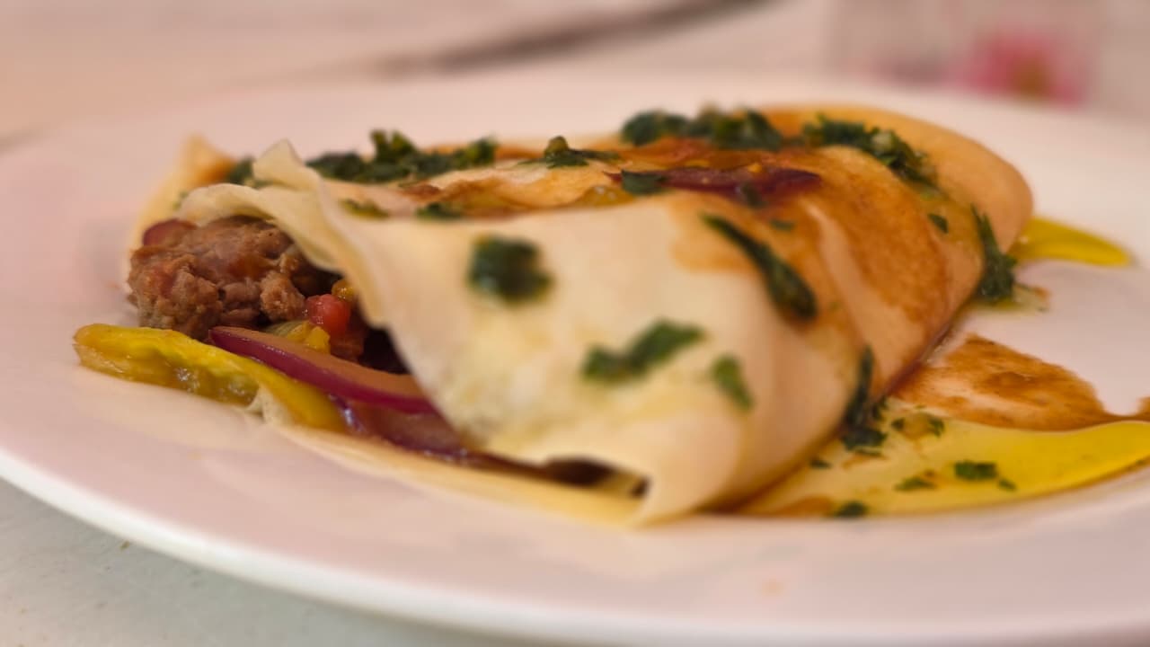 Crepa salada servida en De Poca Madre, Valladolid